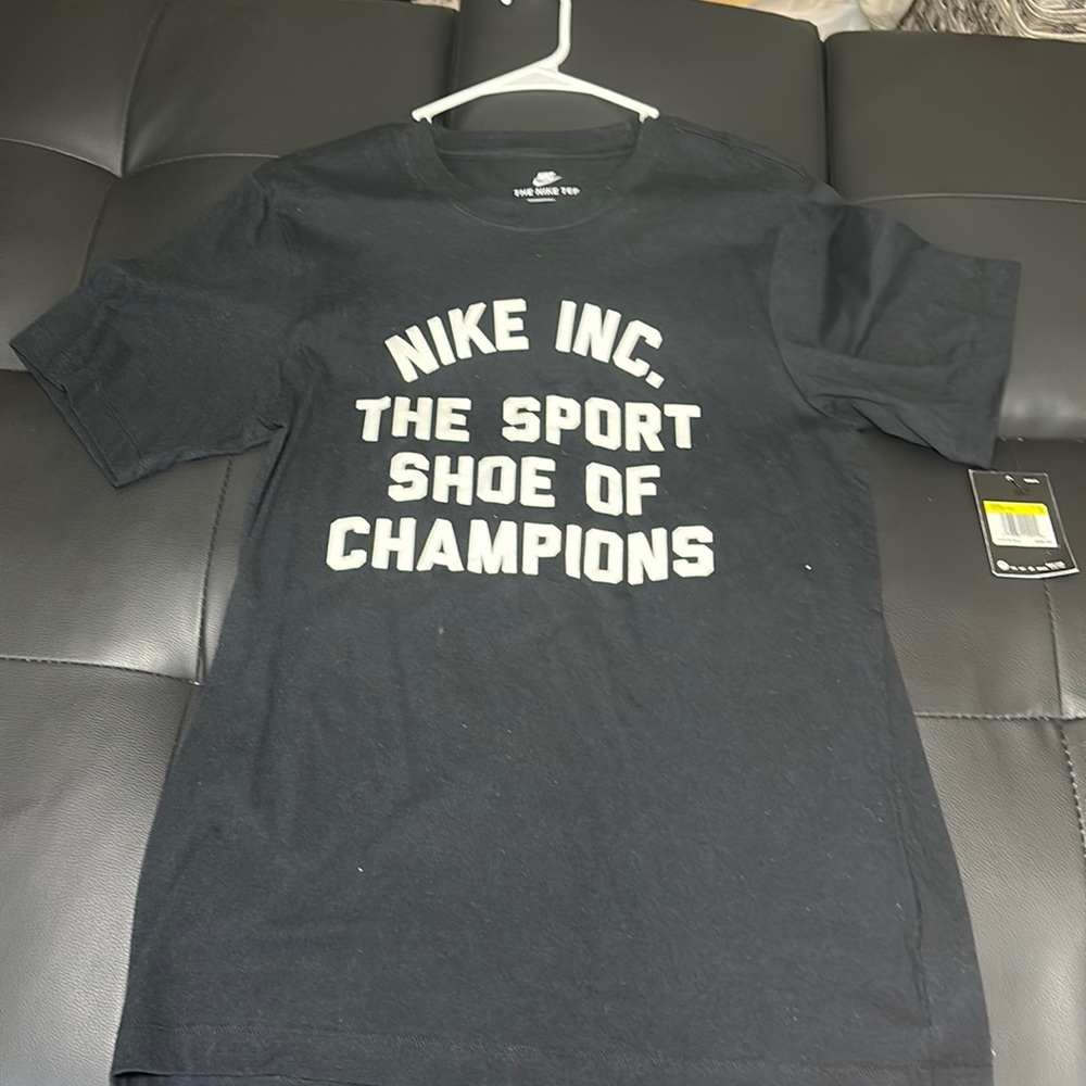 Black NIKE shirt